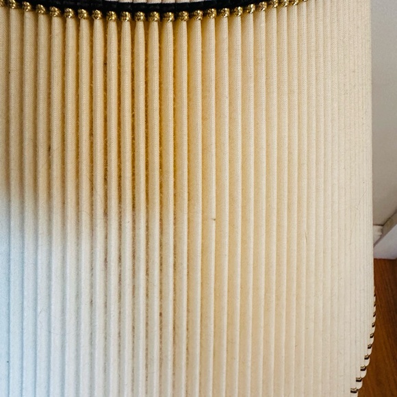 Vintage pleated lamp shade, metallic gold and black trim effect. - Picture 6 of 11
